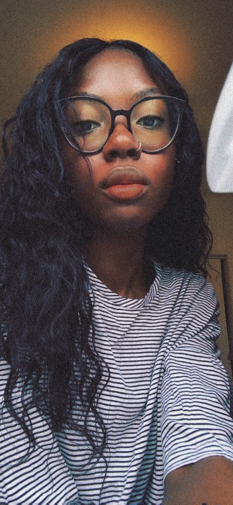 Nose Ring And Glasses, Glasses And Nose Piercing, Nose Piercing Ideas, Piercing Ideas, Nose Rings, Girls With Glasses, Nose Piercing, Piercings, Nose Ring