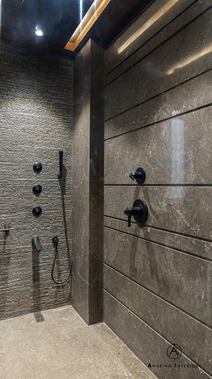 Balcony Tiles Wall, Toilet Tiles Design, Bathroom Wall Tile Design, Toilet And Bathroom Design, Beautiful Bathroom Decor, Toilet Tiles, Wall Tiles Design, Bathroom Inspiration Modern, Bathroom Decor Luxury