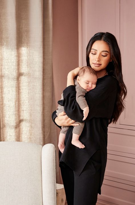 Mother Love, Foto Baby, Shay Mitchell, Architectural Digest, Young Living, Pretty Little Liars, Mommy And Me, Baby Photography, Mom And Baby