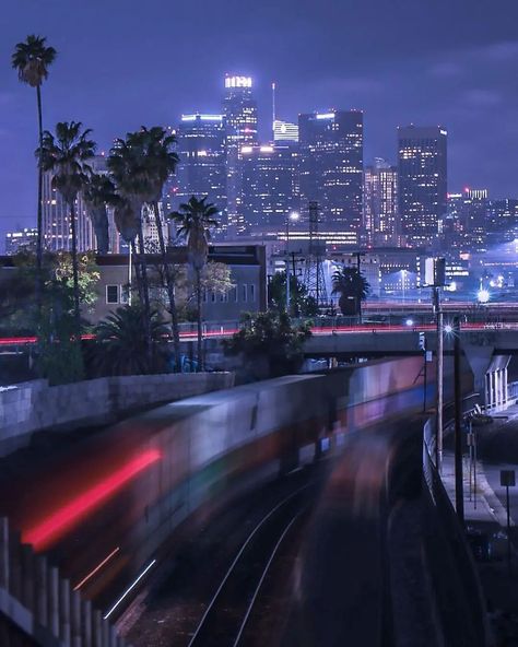 Night America, Los Angeles At Night, America Aesthetic, City View Night, Night Views, America California, Hollywood Aesthetic, Hollywood Night, Scenery Photos