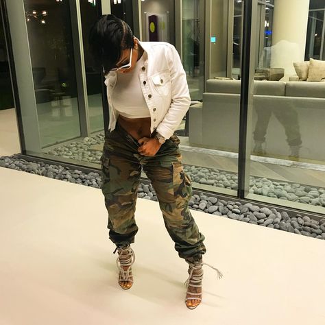 Designer thigh highs, it's my lifestyle I come alive, I, I'm always sky high Camouflage Cargo Pants, Pocket Sweatpants, Womens Camo, Camo Cargo Pants, Camo Pants, Autumn Street Style, Pencil Pants, Ankle Length Pants, Fashion 2020