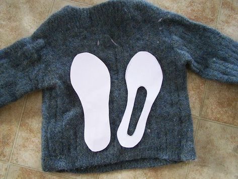 One of the favourite gifts that I have been making for family members the last few years are Fibre Trends felted slipper clogs .  This year,... Felted Slippers Pattern, Sweater Slippers, Diy Slippers, Recycled Sweaters, Wool Felting, Handmade Slippers, Old Sweater, Costura Diy, Upcycle Sweater