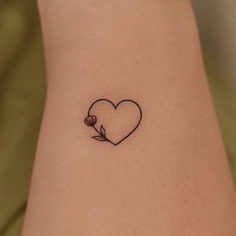 Heart tattoo on forearm Love Heart Tattoos For Women, Small Rose Heart Tattoo, Basic Heart Tattoo, Heart To Heart Tattoo, Heart Themed Tattoos, Shoulder Heart Tattoo, Half Heart Tattoo, Izzy Tattoo, Double Heart Tattoo