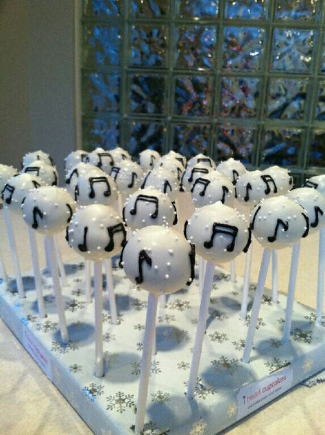 Cake Piano, Musician Birthday, Music Note Cake, Music Cupcakes, Bolo Musical, Music Note Party, Senior Recital, Music Themed Cakes, Music Birthday Party