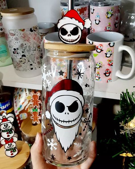 Nightmare Before Christmas Theme, Jack Skellington Christmas, Jack Skellington Santa, Mason Jar Art, Sandy Claws, Tumblers Ideas, Valentine Candy Hearts, The Nightmare Before Christmas Jack, Christmas Beer