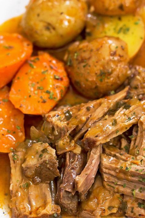 Blade Roast Slow Cooker, Pot Roast With Gravy, Tender Pot Roast, Roast Slow Cooker, Roast With Gravy, Blade Roast, Garlic Butter Pasta, Instant Pot Pot Roast, Slow Cooker Pot Roast