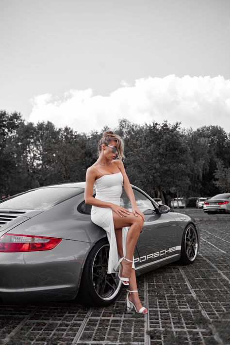 Porsche Girl, Girl Car, Shot List, Car Girl, Car Girls, Pose Ideas, Rich Girl, Girls Life, Goa