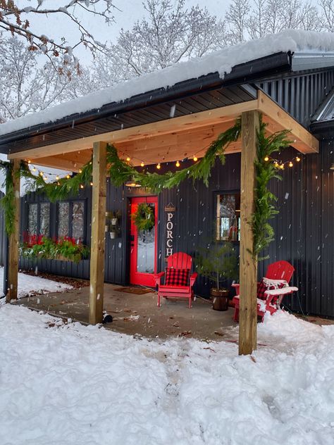 Simple Christmas Decor for the Porch - Plaids and Poppies Plaids And Poppies, Christmas House Lights, Cabin Christmas, Lake House Plans, Simple Christmas Decor, Barn Decor, Christmas Porch Decor, Cabin In The Woods, Outdoor Christmas Lights