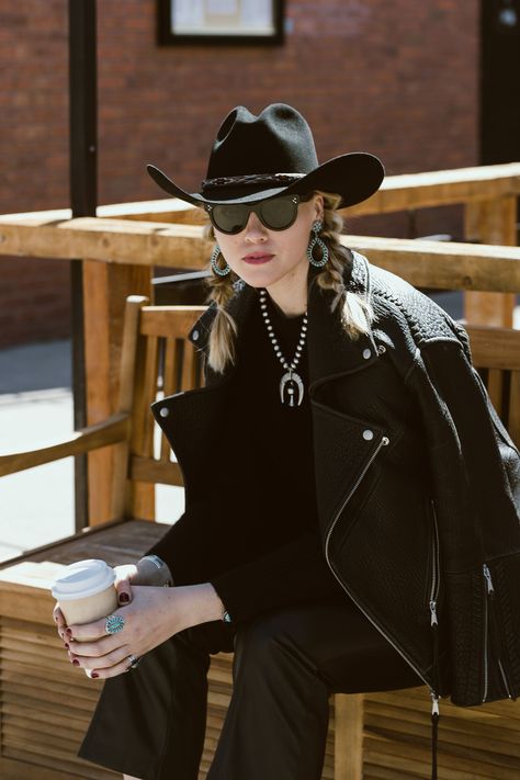 Black Rancher Hat Outfits, Western Goth Outfits Women, Goth Cowboy Outfit, Black Cowboy Hat Outfit Woman, Black Cowboy Hat Outfit, Rockstar Cowboy, Cowboy Hat Outfit Woman, Goth Cowgirl, Goth Western