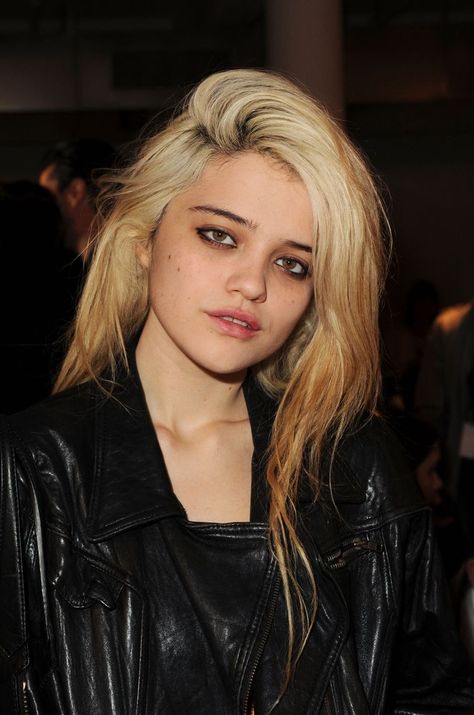 Introverted Sensing, Sky Ferreira, Mbti Personality, Personality Type, Introverted, Black Leather Jacket, Singer Songwriter, Mbti, Black Leather