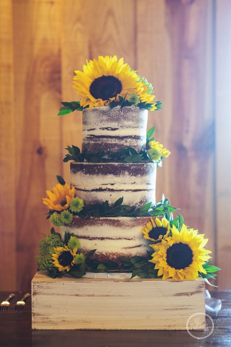 Cakes With Sunflowers, Red Sunflower Wedding, Red Roses And Sunflowers, Fall Sunflower Weddings, Southern Wedding Cakes, Sunflower Wedding Cake, Burgundy Wedding Cake, Sunflower Wedding Decorations, Rustic Sunflower Wedding