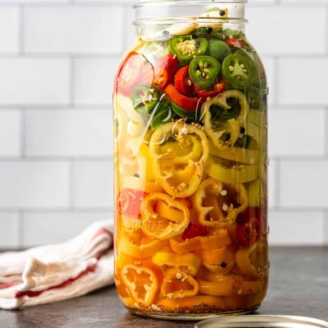 Yellow Peppers Pickled, Hot Pickled Peppers Canning Recipes, Hot Pepper Pickling Recipe, Pickles Peppers Recipe, Sweet Pickled Banana Peppers Refrigerator, Picked Hot Peppers, Pickling Hot Peppers, Pickling Recipes Cucumber, Pickel Peppers