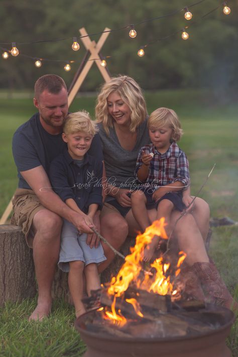 Fun, family campfire session with boys Campfires Photography, Picking Outfits, Fun Family Pictures, Fall Family Portraits, Photography Mini Sessions, Fall Family Photo Outfits, Fall Mini Sessions, Family Tent Camping, Camping Photography