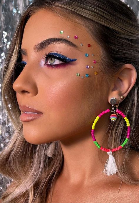 Make Carnaval, Glitter Bar, Smink Inspiration, Neon Party, Coldplay, Spa Day, Makeup Art, Festival Outfits, Maquillaje De Ojos