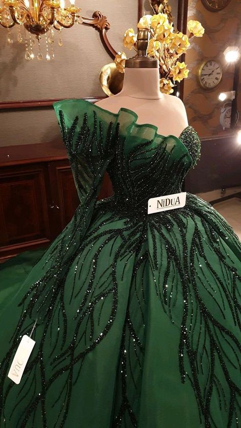 Wedding Aesthetic Dress, Green Wedding Aesthetic, Emerald Green Ball Gown, Emerald Green Wedding Dress, Sparkling Gown, Sparkly Ball Gown, Green Ball Gown, Dark Green Wedding, Green Wedding Dresses