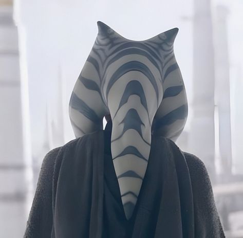 Ahsoka Side Profile, Ahsoka Cosplay, Ahsoka Tano Costume, Ahsoka Series, Wars Aesthetic, Ashoka Tano, Easy Cosplay, Reference Pics, Star Wars Drawings