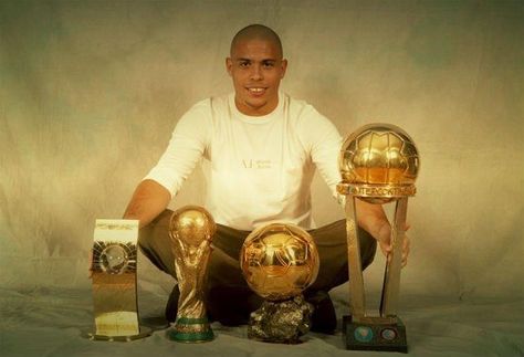 The Brazilian Legend, Ronaldo Nazario Dealima! #RESPECT Brazilian Soccer Players, God Of Football, Ronaldo 9, Brazil Football Team, Ronaldo Pictures, Sporting Legends, Legends Football, Ronaldo Real Madrid, Soccer Inspiration