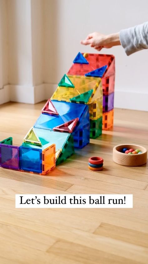 Magnatiles Coin Run, Magnetic Tiles Ball Run Ideas, Magnetic Tile Marble Run, Magnatiles Ideas Ball Run, Magna Tile Ball Run, Easy Group Activities For Kids, Picasso Tiles Marble Run, Magnet Tiles Ball Run, Magnatiles Marble Run