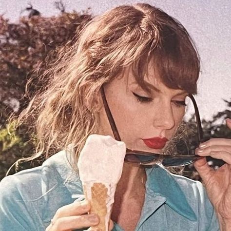 Joey. 25. TS Fan on Instagram: "Still obsessed with this photoshoot 😍 #taylorswift #taylornation #taylor #swift #swifties #taylorsversion #1989 #1989taylorsversion #wildestdreamstaylorsversion #styletaylorsversion #nowthatwedonttalk #tstheerastour #ts #ts5" Taylor Swift Photoshoot, 1989 Tv, Summer Taylor, Taylor Swift 1989, Taylor Swift Album, October 29, Taylor Swift Wallpaper, Long Live Taylor Swift, Live Taylor