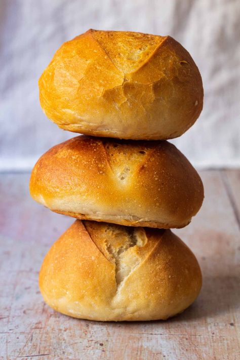 German Bread Rolls ('Weizenbrötchen') - My German Table German Brotchen Recipe, German Rolls, German Breads, Brotchen Recipe, German Breakfast, German Pastries, Food Authentic, German Food Authentic, Hard Rolls