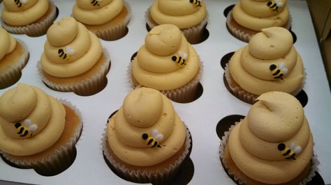 beehive cupcakes- what will it bee baby gender reveal What Will It Bee Gender Reveal Cupcakes, Gender Reveal What Will It Bee, What Will It Bee Gender Reveal Cake, What Will Baby Bee Gender Reveal, What Will It Bee Gender Reveal, Beehive Gender Reveal, Baby Reveal Cupcakes, Beehive Cupcakes, Bee Themed Gender Reveal