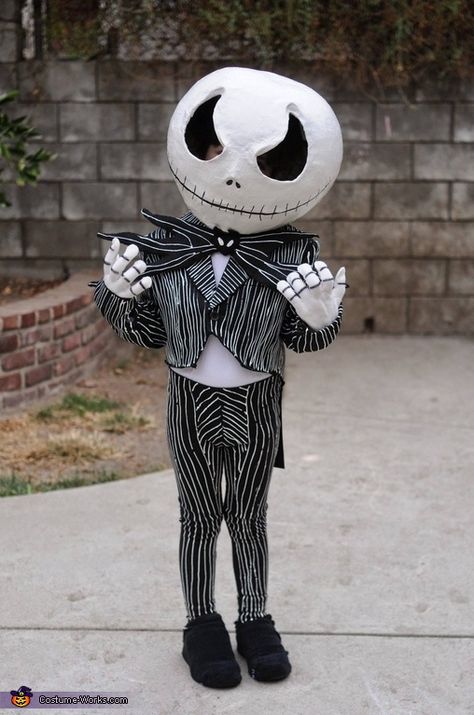 Araxi: My son was obsessed with Nightmare Before Christmas and of course wanted to be Jack Skellington for Halloween last year. It was impossible to find a decent Jack mask that... Deadpool Pumpkin, Jack Skellington Halloween Costume, Diy Jack Skellington Costume, Jack Skellington Mask, Diy Jack Skellington, Skellington Costume, 2015 Halloween Costumes, Jack Skellington Costume, Pumpkin Halloween Costume