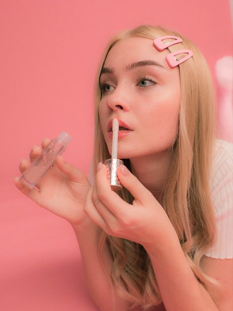 Barbie Makeup Photoshoot, Y2k Lollipop Photoshoot, Cute Pink Photoshoot, Girly Editorial Photoshoot, Pink Barbie Photoshoot Ideas, Barbie Inspired Photoshoot Photo Shoot, Barbie Portrait Photography, Retro Barbie Photoshoot, Barbie Inspo Photoshoot