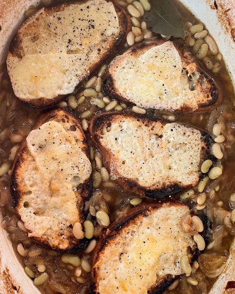 Braised Beans, Cheesy Toast, Vegetarian French Onion Soup, How To Cook Polenta, Beans Beans, Creamy Pasta Sauce, Veggie Burgers Recipe, Soup Beans, Tofu Dishes