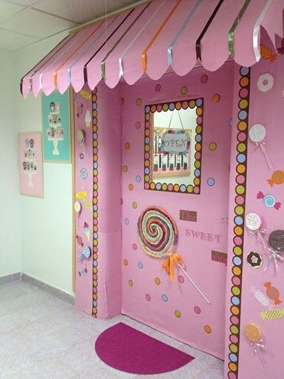 Candy Theme Classroom, Classroom Door Ideas, Bedroom Door Decorations, Bored Teachers, Classroom Welcome, School Door Decorations, Back To School Special, School Hallways, Welcome Students