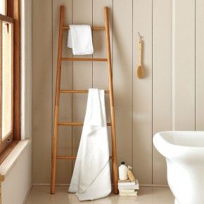 Ladder towel rack Ladder Bathroom, Bamboo Ladder, Bamboo Ladders, Bathroom Ladder, Diy Bamboo, Old Ladder, Modern Bathroom Accessories, Towel Ladder, Bamboo Bathroom