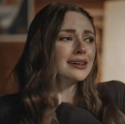 Young Hope Mikaelson, Hope Mikaelson Legacies, Astoria Malfoy, Faking It Mtv, Hope Mikaelson Vampire Face, Hope Mikaelson Werewolf, Baby Hope Mikaelson Gif, Scarlet Witch Costume, Hopper Stranger Things