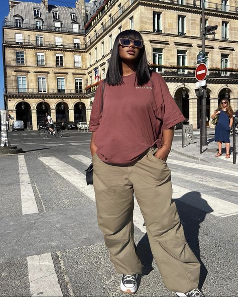 Baggy Cargo Pants Outfit Plus Size, Stem Outfits Style Plus Size, Tomboy Femme Style Outfits Plus Size, Plus Size Aesthetic Outfits Edgy, Plus Size Tomboy Fashion Summer, Curvy Modest Outfits, Baggy Pants Outfit Street Styles, Plus Size Cargo Pants Outfit, Plus Size Tomboy Fashion