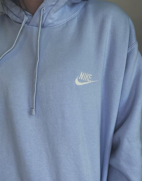 Oversized Hoodie Nike, Baby Blue Nike Sweatshirt, Light Blue Hoodie Nike, Nike Hoodies Blue, Light Blue Comfy Outfit, Light Blue Hoodie Aesthetic, Sky Blue Sweatshirt Outfit, Blue Nike Hoodies, Nike Sweatshirt Blue