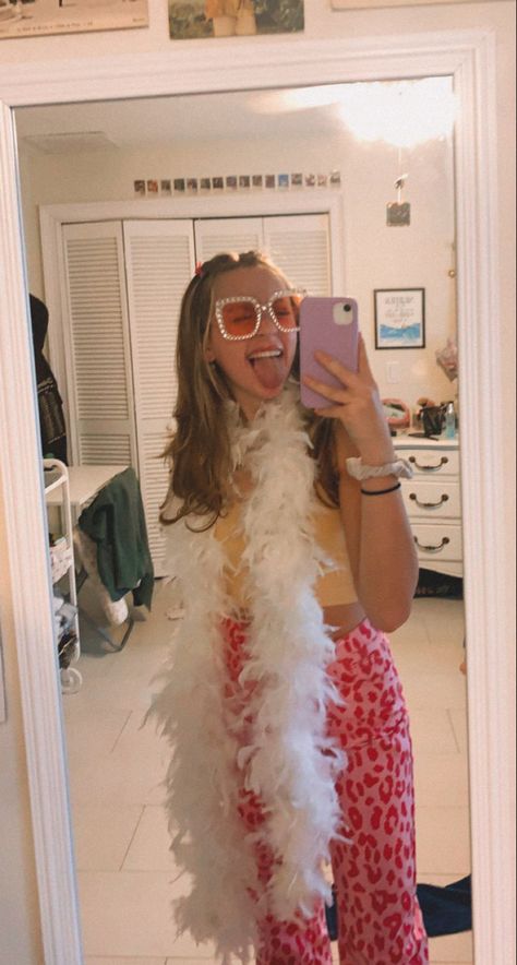 Elton John Outfits Concert, Elton John Costume Women, Elton John Outfits Ideas, Elton John Concert Outfit Women, Elton John Concert Outfit, Elton John Outfits, Choir Outfits, Elton John Concert, Love On Tour Outfits Ideas