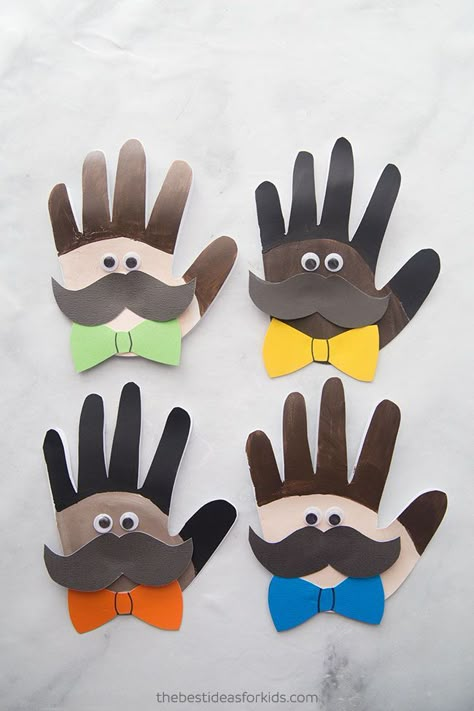 Father's Day Handprint Craft - an easy Father's Day craft for kids to make! Perfect for preschool or kindergarten too. Father Day Art And Craft, Diy Father's Day Cards, Easy Fathers Day Craft, Fathers Day Art, Easy Cards, Handprint Craft, Crafts Easy, Handprint Crafts, Father's Day Diy