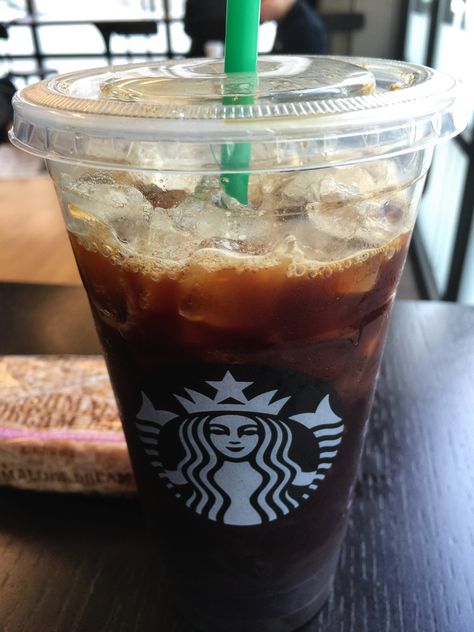 Iced quad espresso at Starbucks Iced Expresso Starbucks, Iced Quad Espresso Starbucks, Black Coffee Starbucks, Starbucks Espresso, Iced Black Tea Starbucks, Starbucks Black Coffee, Best Starbucks Iced Coffee, Starbucks Whipped Cream, Black Aesthetic Starbucks