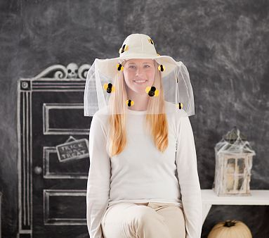 Bee Keeper Costume.  Totally making these for Casey and I.  I know who's going to be a little bee this year!!  ;) Bee Keeper Costume, Beekeeper Costume, Bee Keeper Hat, Last Minute Diy Costumes, Paw Patrol Badge, Bee Family, Pb Kids, Bee Keeper, Diy Costume