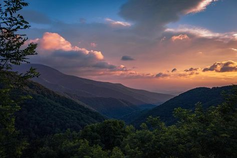 Sunrise in the Blue Ridge Mountains of North Carolina [OC] (5616x3744) Sunrise Blue Ridge Mountains, Autumn Blue Ridge Mountains, North Carolina Blue Ridge Mountains, Blue Ridge North Carolina, Vision Board2023, Scenery Sunrise, Mountains Pictures, Blue Ridge Mountains North Carolina, Carolina Mountains