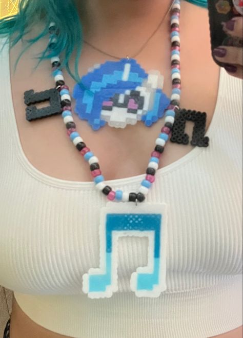 Vinyl scratch kandi perler necklace Emo Perler Beads, Scene Perler Beads, Mlp Kandi, Emo Kandi, Kandi Necklaces, Scene Items, Perler Bead Necklace, Perler Necklaces, Dj Pon3