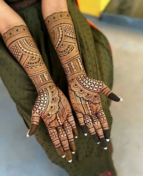 Mehandi Designs For Full Hands, Mehendi Basics, Siders Mehendi, Hana Tattoo, Lucknow Video, Traditional Mehandi, Womens Mental Health, Mehndi Designs Full Hand, Mehandi Bridal