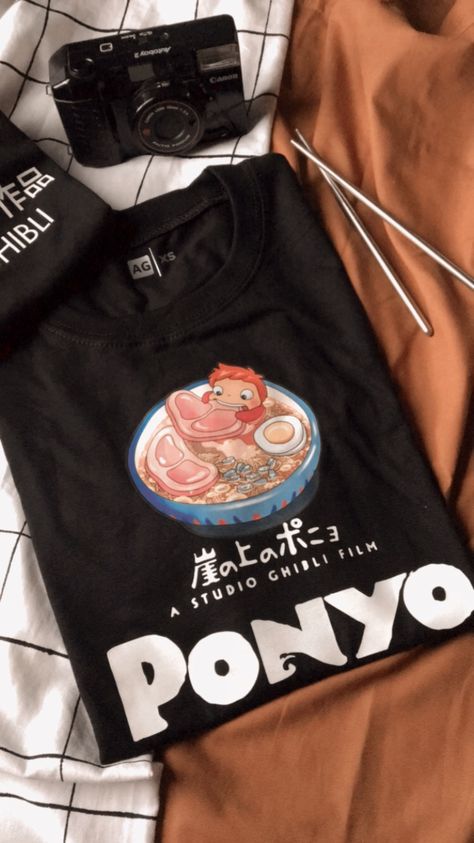 Studio Ghibli Tshirt Design, Shoujo Life, Sublimacion Ideas, Studio Ghibli Art, Trendy Accessories, Dream Clothes, Outfits Aesthetic, Studio Ghibli, Matilda