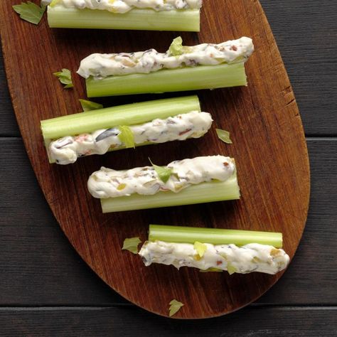 When you have leftover ham, it's time to make a ham loaf! We baked this 1950s ham loaf recipe—and here's what we thought. Olive Stuffed Celery, 1920s Food, Celery Recipe, Stuffed Celery, Celery Recipes, Celery Sticks, No Cook Appetizers, Miracle Whip, Leftover Ham