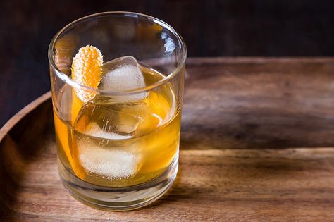 The Proper Way To Make An Old Fashioned Cocktail Good Whiskey Drinks, Manly Cocktails, Old Fashion Cocktail Recipe, Day Cocktails, Whiskey Ice, Classic Martini, Classic Cocktail Recipes, Good Whiskey, Whiskey Drinks