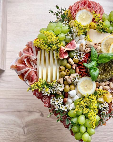 Spring Roll Board, Pink And Green Charcuterie Board, Simple Crudite Platter, Appetizers Platter, Floral Charcuterie Board Ideas, Grazing Table Decorations, Platter Presentation, Whimsical Charcuterie Board, Spring Grazing Board