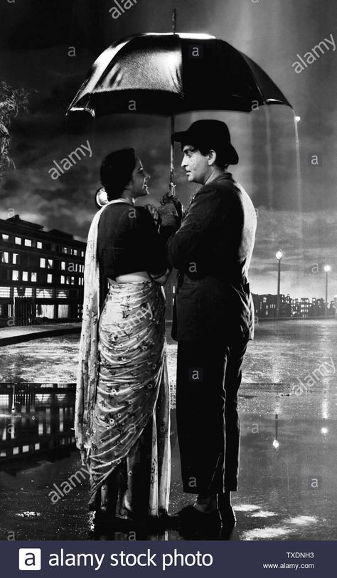 Download this stock image: Indian Bollywood actress actor Raj Kapoor and Nargis, India, Asia, 1955 - TXDNH3 from Alamy's library of millions of high resolution stock photos, illustrations and vectors. Indian Retro, Raj Kapoor, Bollywood Retro, Old Film Stars, Bollywood Theme, Kiss Pictures, Bollywood Pictures, Bollywood Posters, Retro Bollywood