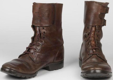 Rhodesian boots Survival Clothing, Old Boots, Army Boots, Motorcycle Outfit, Buckle Boots, Fantasy Clothing, Classic Outfits, Character Outfits, Sock Shoes