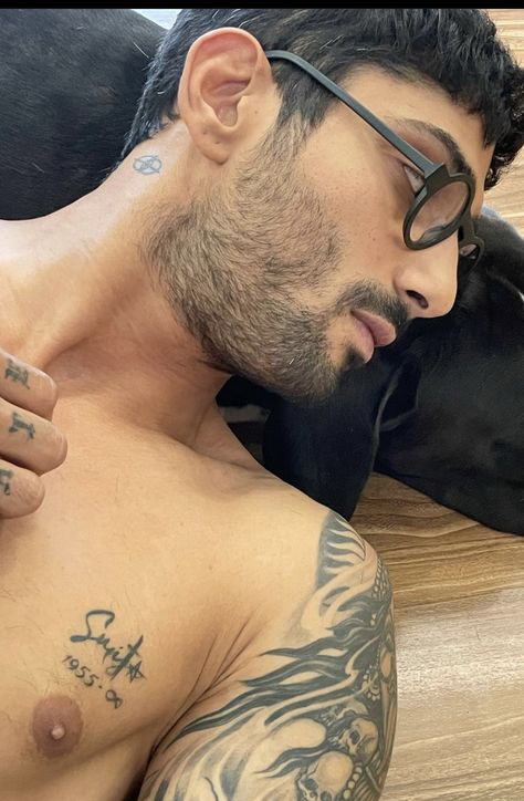 Prateik Babbar, Smita Patil, S Name, Bollywood Actors, Fish Tattoos, Jesus Fish Tattoo, Actors, Tattoos