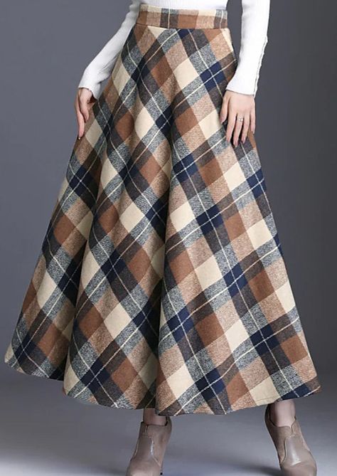 Dandy Look, Long Plaid Skirt, Modern Heritage, Long Wrap Dress, Styles Hairstyles, Khaki Skirt, Skirt Maxi, Long Skirts For Women, Elegant Skirt