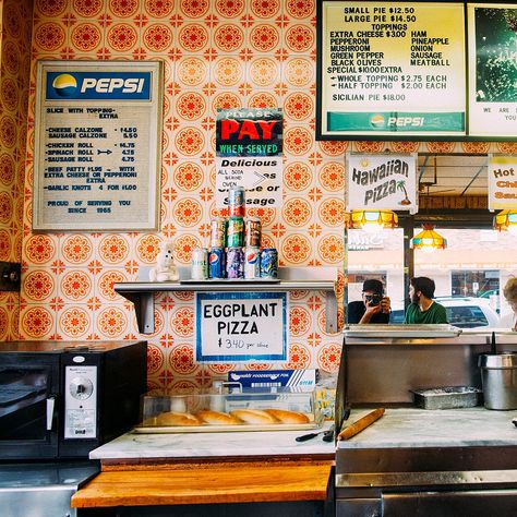 The New York Pizza Project Documents the City’s Old-School Pizzerias 70s Pizza Shop, Vintage Pizza Shop, Old Pizzeria, Pizzeria New York, Old School Pizza, Pizza New York, Old School Restaurant, Restaurants New York, School Pizza