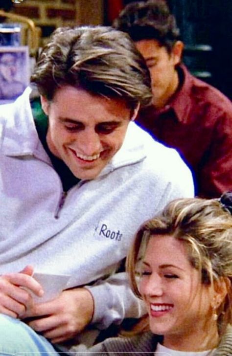 I still say the best guy for Rachel was Joey!!❤️ Friends Joey And Rachel Wallpaper, Rachel And Joey Wallpaper, Rachel Green And Joey Tribbiani, Joey Tribbiani And Rachel Green, Joey And Rachel Wallpaper, Joey Tribbiani Wallpaper, Rachel Green Wallpaper, Friends Joey And Rachel, Joey Rachel